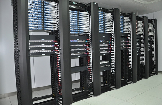 弱电机柜综合布线整理效果